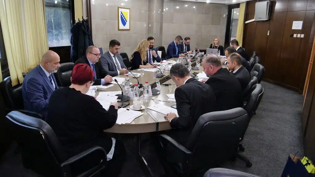 Vlada ZDK: Osigurano zdravstveno osiguranje za djecu van sistema redovnog školovanja
