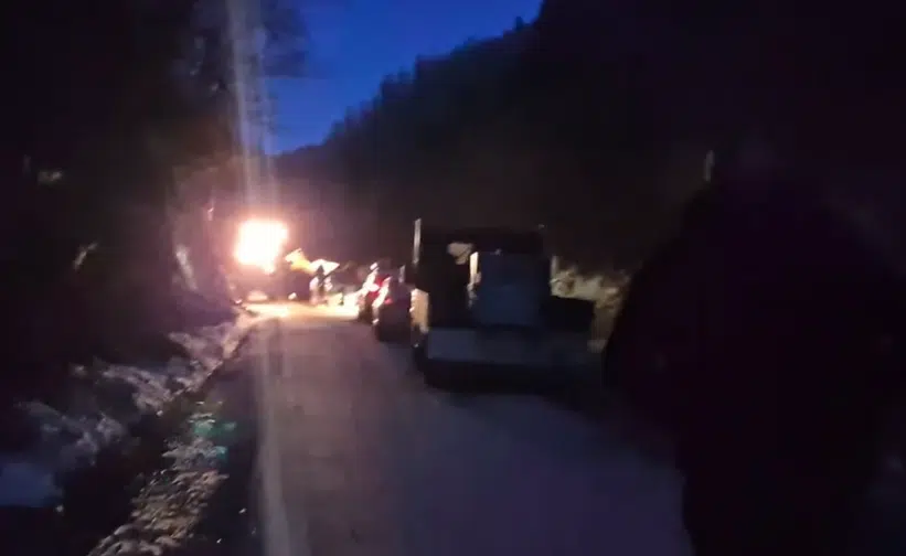 BiH: Stijena pala na automobil, ozlijeđena suvozačica