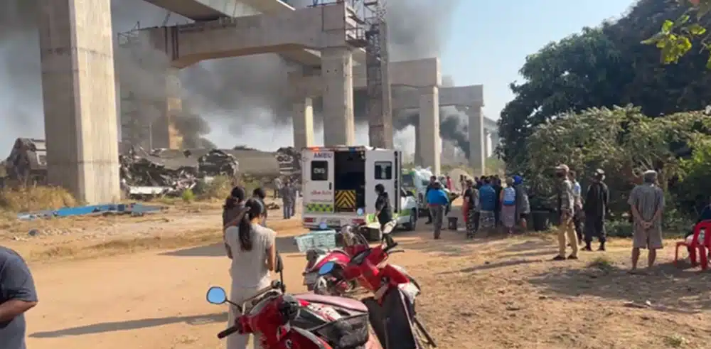 Dizalica pala na vlak: Najmanje 12 mrtvih na Tajlandu, broj žrtava bi mogao rasti