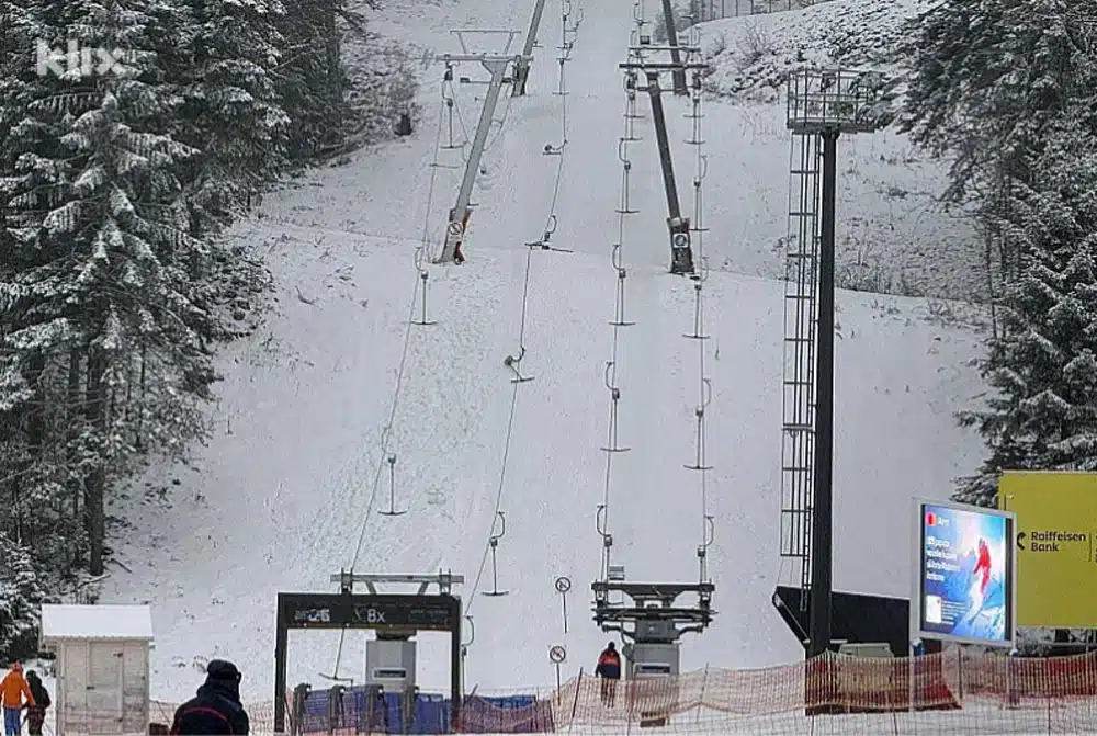 Maloljetnik na kojeg je pala sajla ski-lifta na Bjelašnici teže ozlijeđen