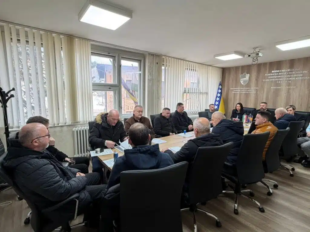 Ministar Šečibović potpisao značajne ugovore sa predstavnicima vjerskih zajednica, neprofitnih organizacija i predsjednicima mjesnih zajednica