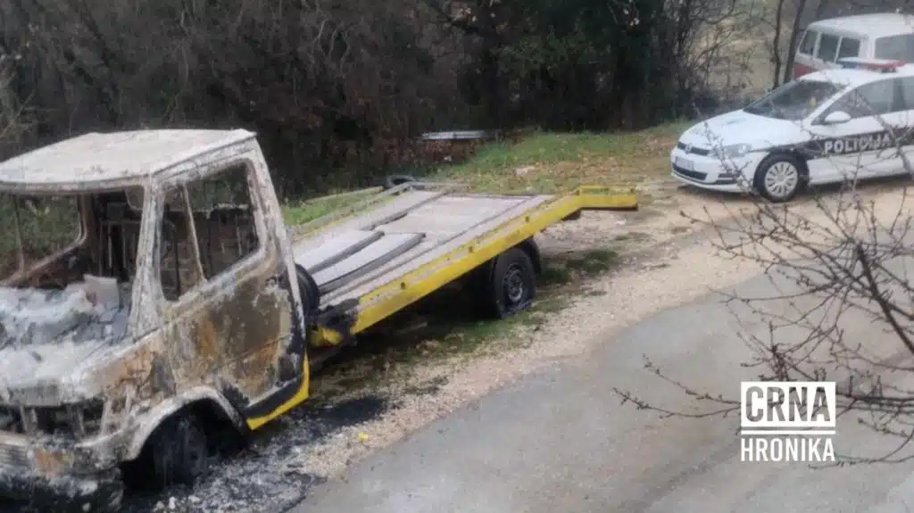 Nepoznate osobe zapalile vozilo vučne službe u Stocu: Vlasniku pričinjena velika šteta