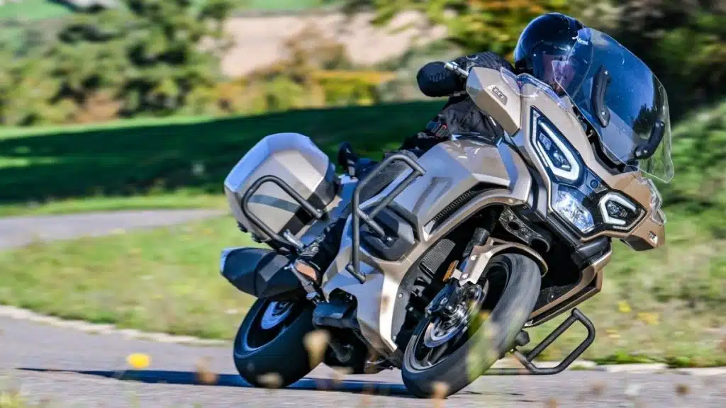 Mash GT 750: Bogato opremljeni tourer za malo novca