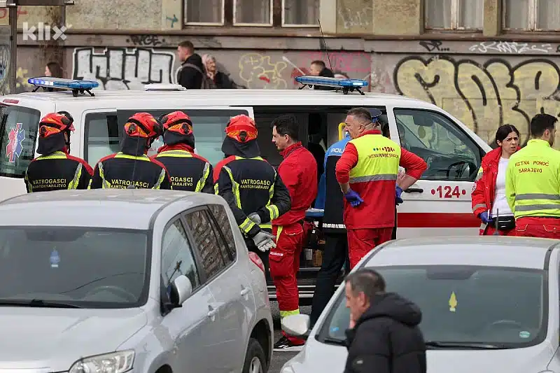 Sarajevo: Maloljetnoj djevojci ozlijeđenoj u tramvajskoj nesreći amputirana noga