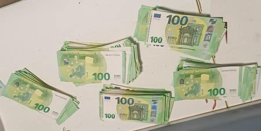 Carinici u vozilu bh. oznaka pronašli 46.650 eura