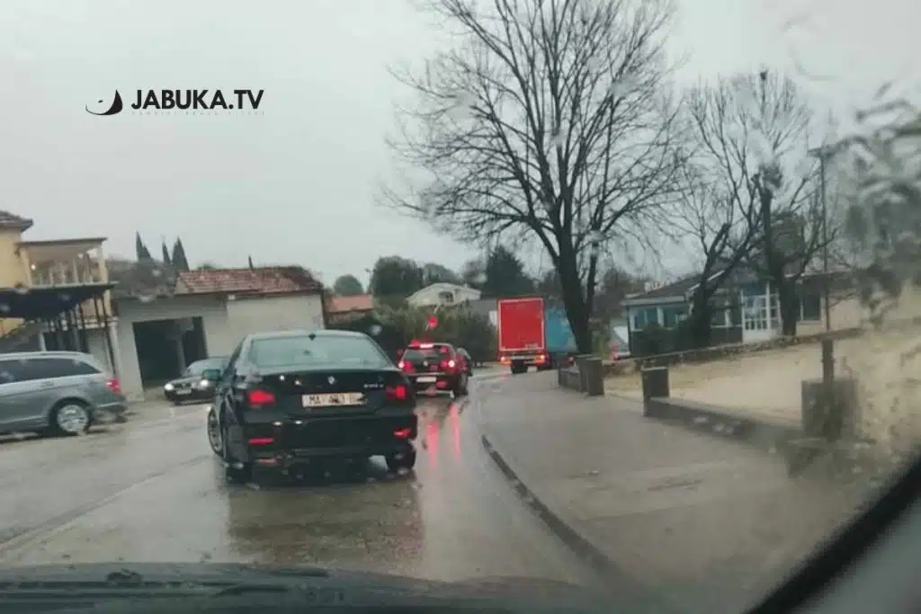 Ljubuški: Sudar dva vozila u 6:30 sati, intervenirala i Hitna pomoć