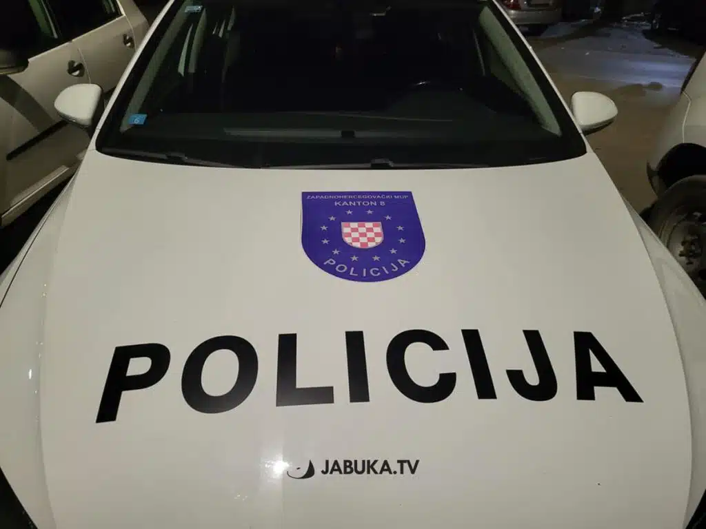 Ljubuški: Tri osobe ozlijeđene u sudaru triju vozila
