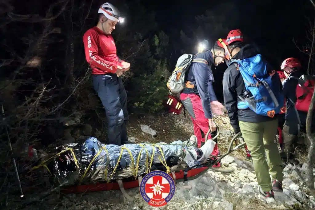 Žena ozlijeđena na Čvrsnici: 20 spašavatelja sudjelovalo u akciji na Javorku