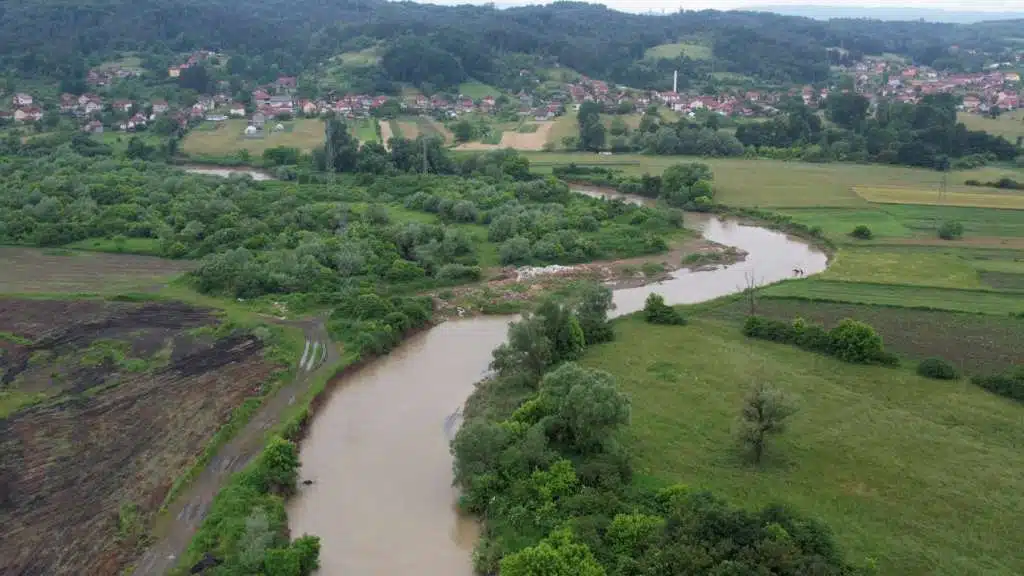 Spreča izmakla kontroli u TK, Modrac na ivici