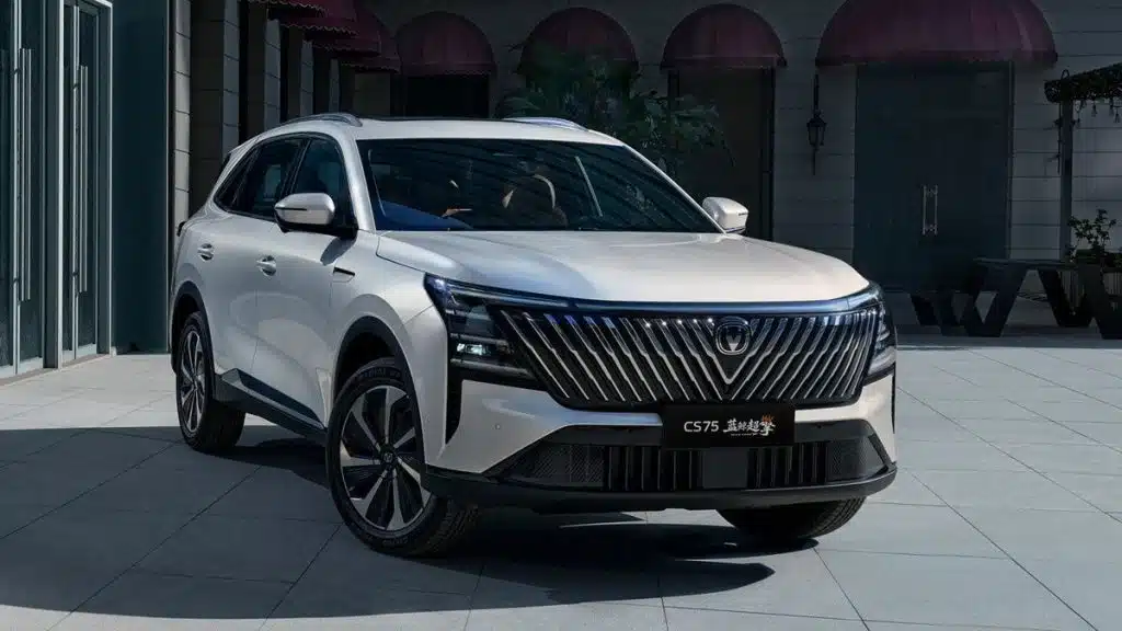 Changan CS75 Plus HEV: Klasični hibrid s ekstremno snažnim e-motorom