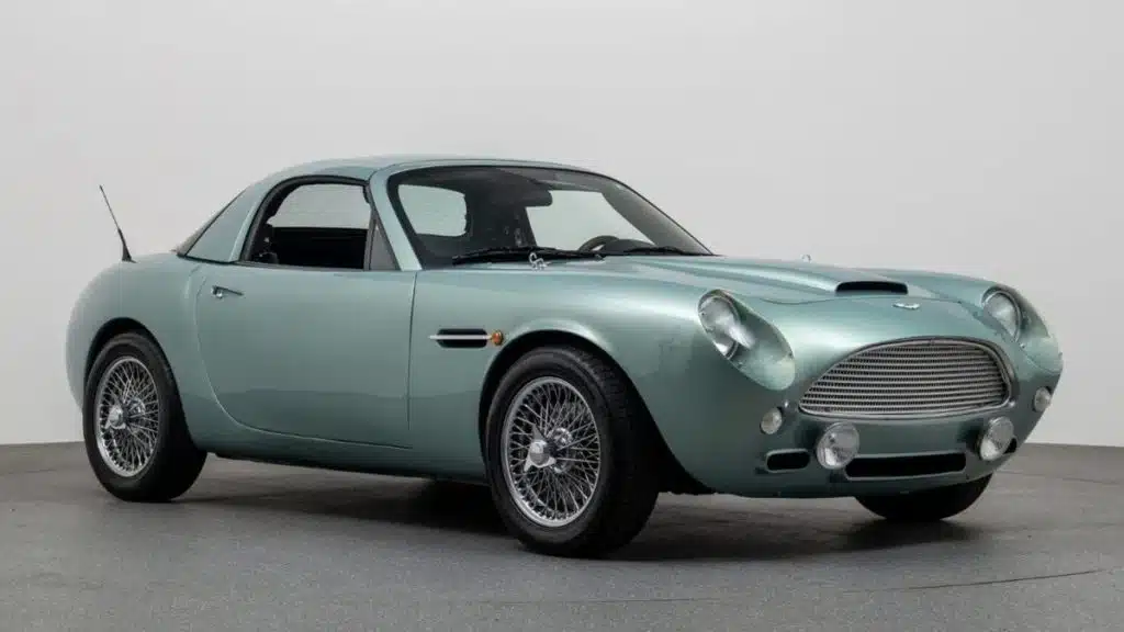 Na aukciji Mazda MX-5 u optici Aston Martina