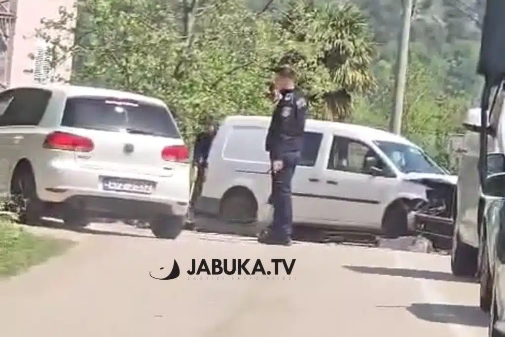 Ljubuški: Nastala veća materijalna šteta u sudaru dva vozila