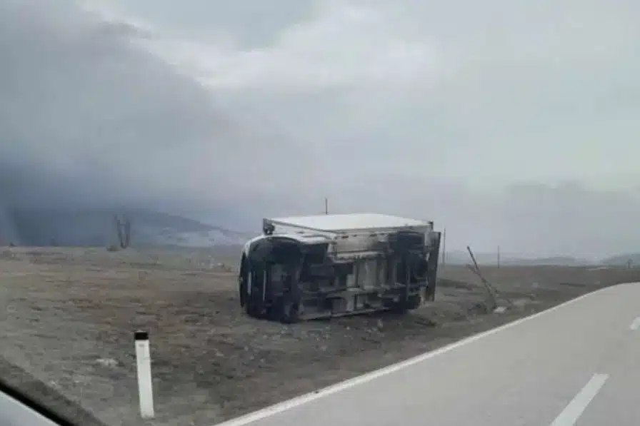 Snažan vjetar prevrnuo kamion kod Livna