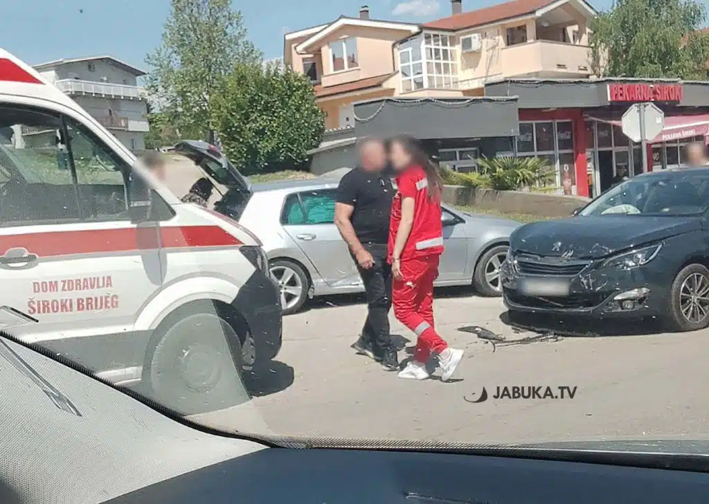 Sudar Peugeota i Volkswagena u Knešpolju, Hitna pomoć na terenu