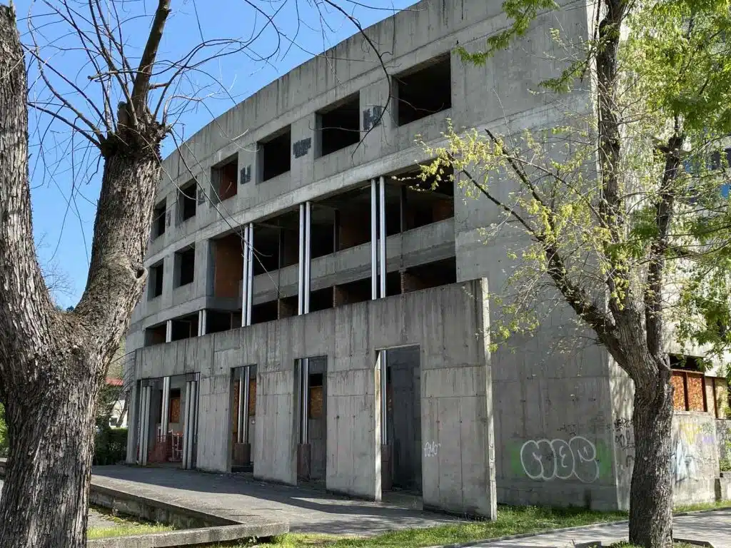 Nedovršena zgrada u Tuzli postaje buduće sjedište Uprave policije TK