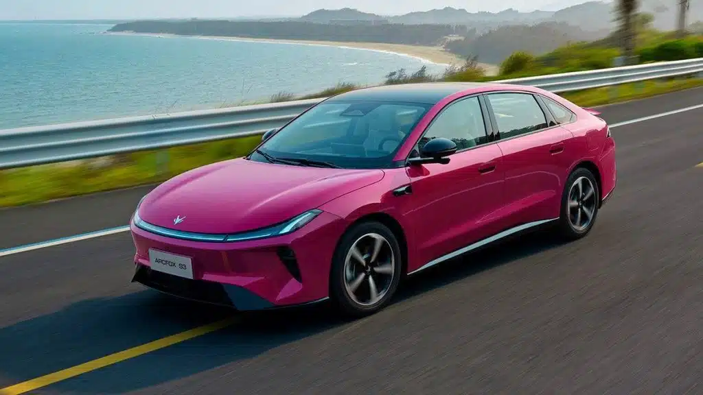 Arcfox S3: BAIC predstavio jeftinu električnu limuzinu