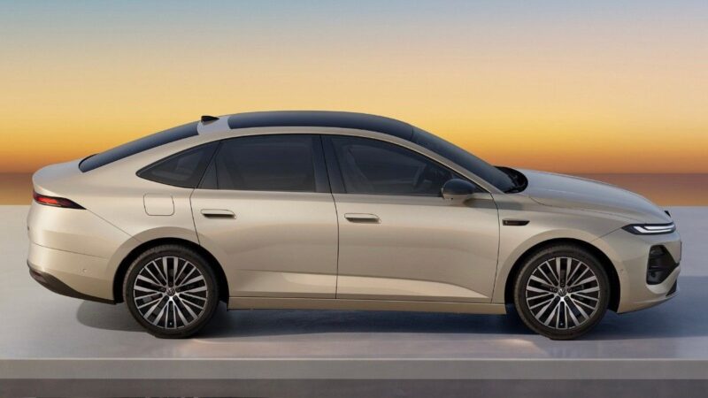 VW ID.Era 5S: Zvanične slike plug-in hibridne limuzine