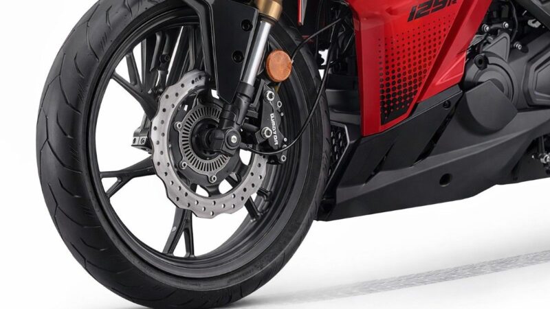 QJMotor SRK 125 RR: Sportski izgled kao glavni adut