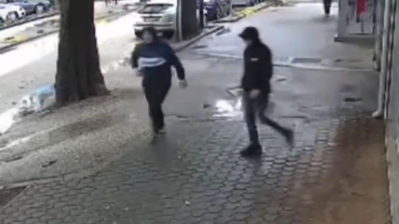 Mostar: Dvojica muškaraca uzela 1.000 KM iz izgubljenog novčanika, sve snimila kamera