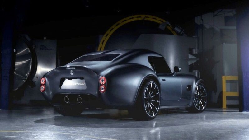 AC Cobra GT Coupe: Moderne komponente i V8 motori