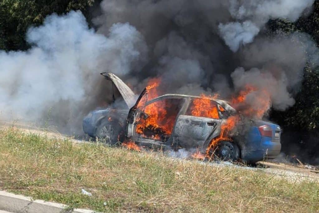 Zapalio se automobil na putu između Mostara i Širokog Brijega