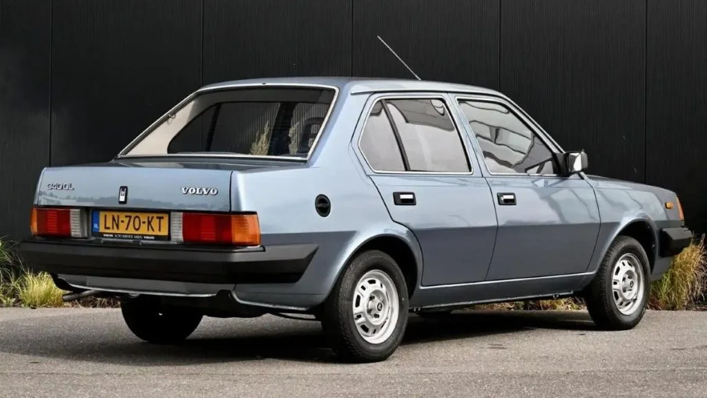 Oldtimer iz oglasnika: Volvo 340 Sedan 1.4 DT s 59.066 pređenih kilometara
