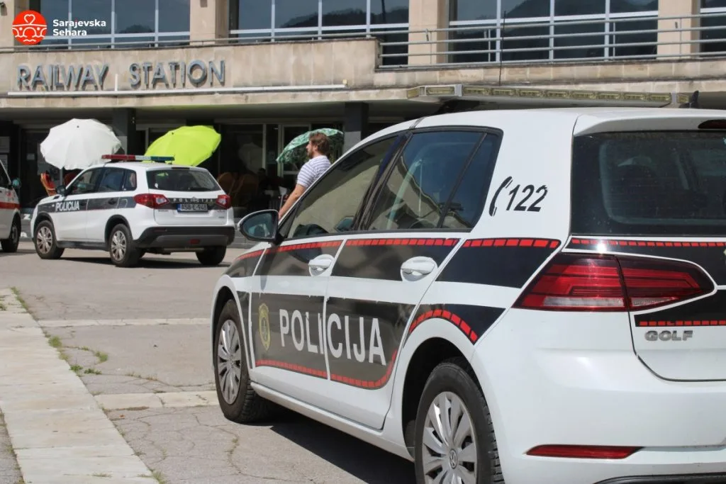 Nasilje u glavnom gradu: Uhapšen mladić u Novom Sarajevu zbog nanošenja teških povreda