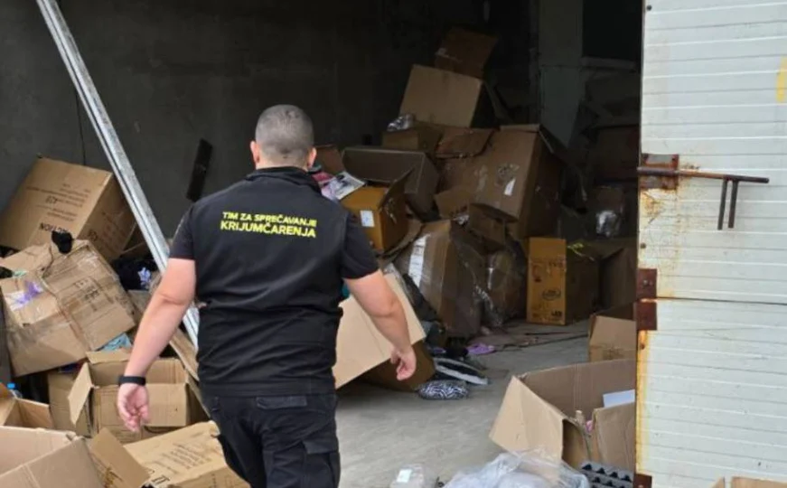 Akcija u Tuzli: Oduzeta roba vrijedna više od 250.000 KM namijenjena internet prodaji