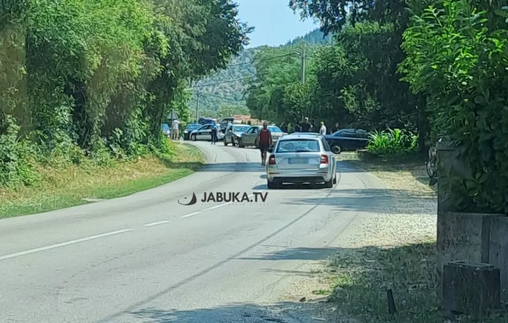 Sudar dvaju vozila kod Ljubuškoga: Policija na terenu, promet se odvija usporeno