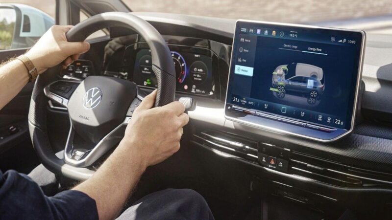 VW-ovi bestselleri s novim srcem: Golf i T-Roc kao serijski hibridi