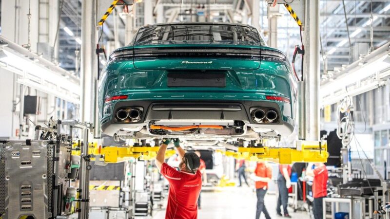 Porsche u problemima: Pad prodaje, otpuštanja radnika