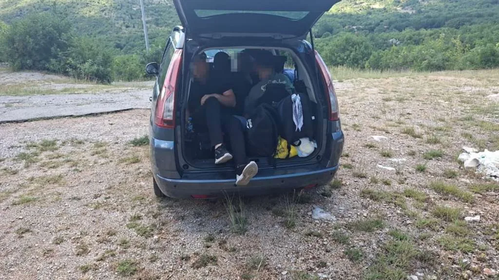 Na području Livna i Gruda spriječeno krijumčarenje migranata
