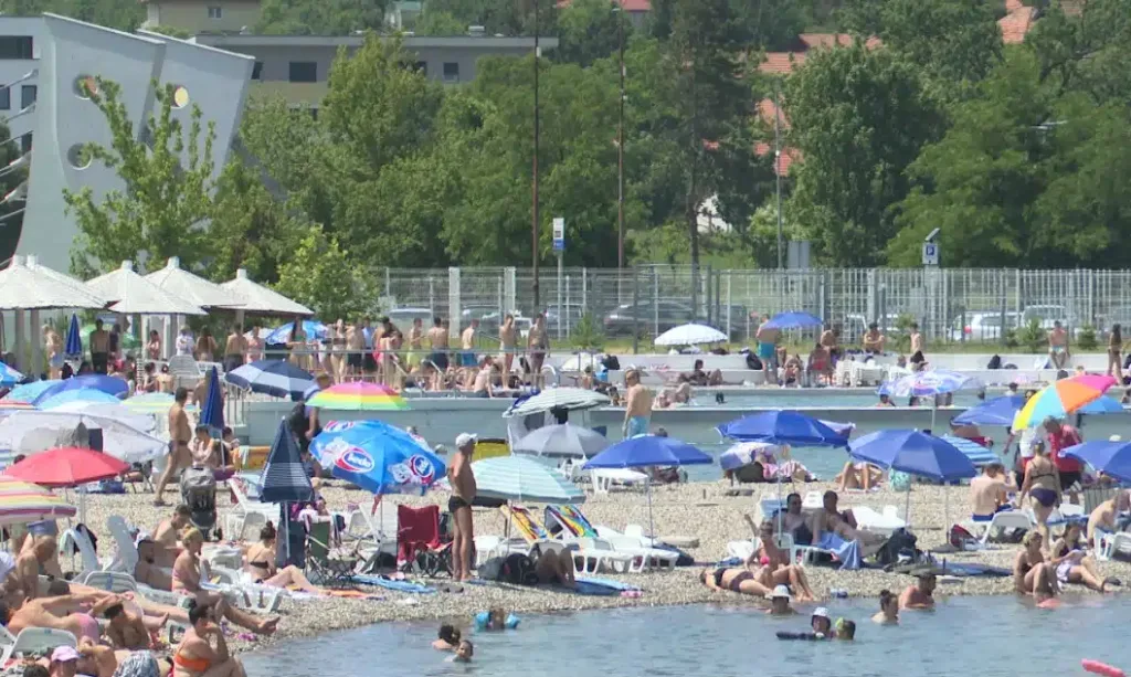 Na Panonskim jezerima dozvoljeni i kupaći kostimi koji pokrivaju cijelo tijelo