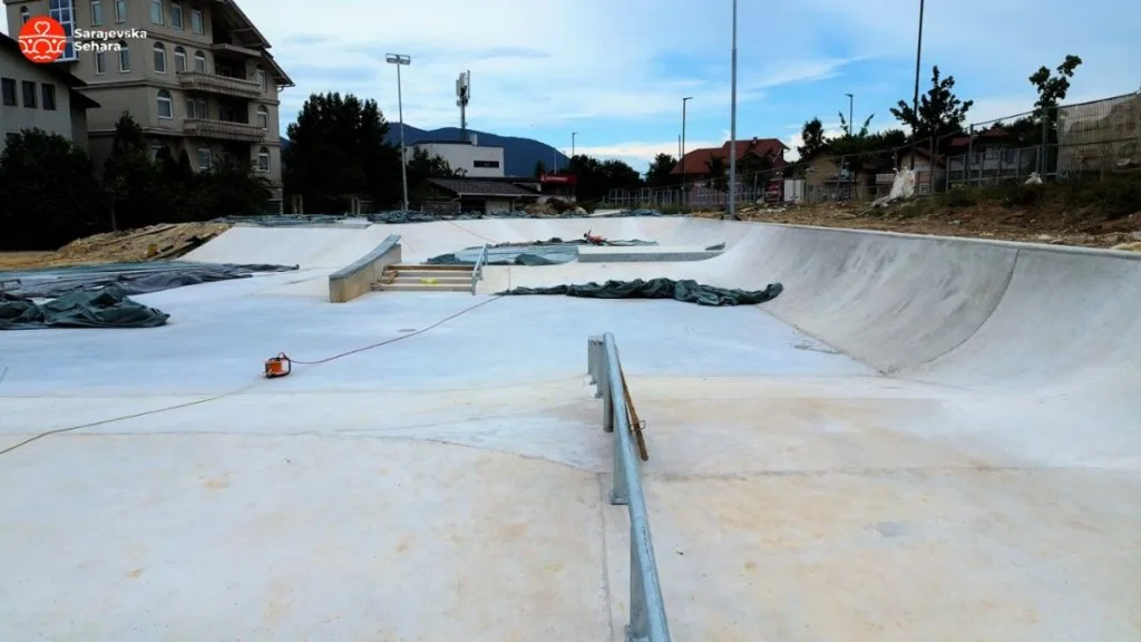 Video/ KONAČNO SE GRADI: Ekskluzivni dron snimci prve moderne skate arene u Sarajevu od 700.000 KM!