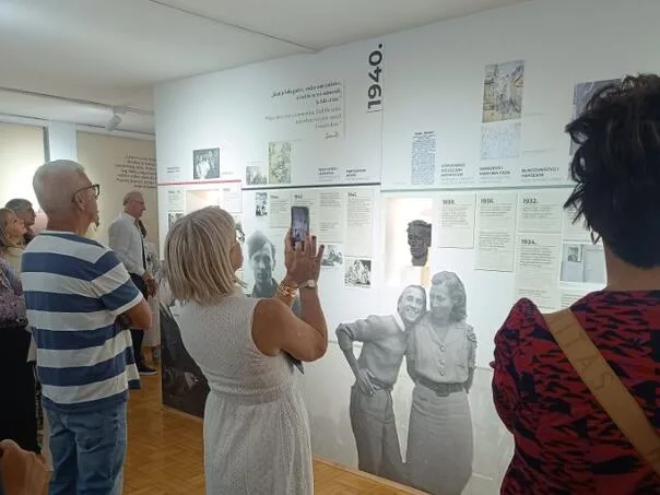 Otvorena nova postavka u Spomen sobi Ismeta Mujezinovića u Tuzli