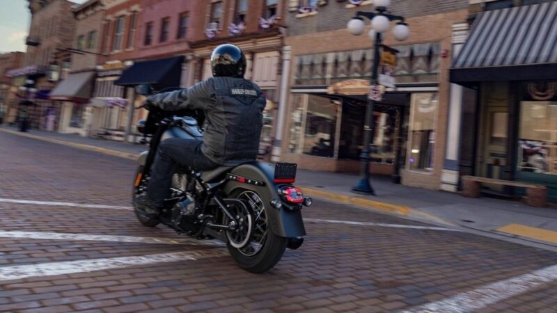 Harley-Davidson Deadwood: Crna ovca Black Hillsa