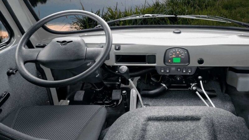 Kultni UAZ-452 postao Buhanka: Nadimak postao zvanično ime