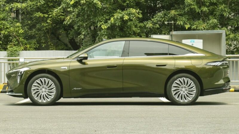 Buick Electra L7 EV: Električna verzija se priključila hibridu