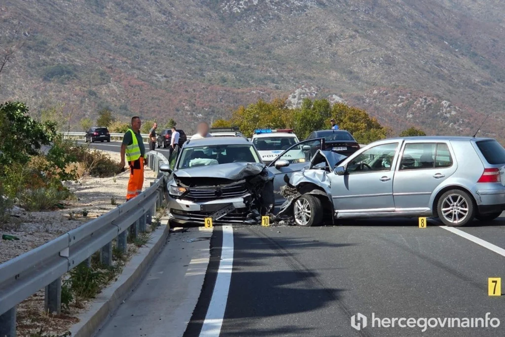 Sudar Golfa i Passata na cesti Neum – Stolac: Četiri osobe prevezene u Mostar
