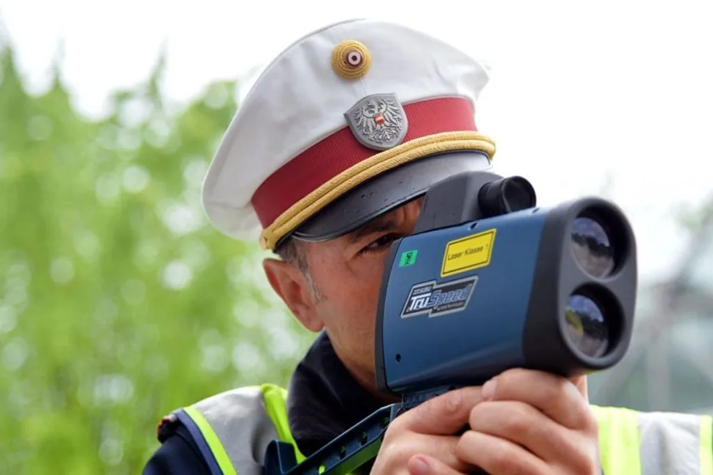 Vozač iz BiH jurio 154 km/h u Austriji: Policija mu oduzela luksuzni automobil