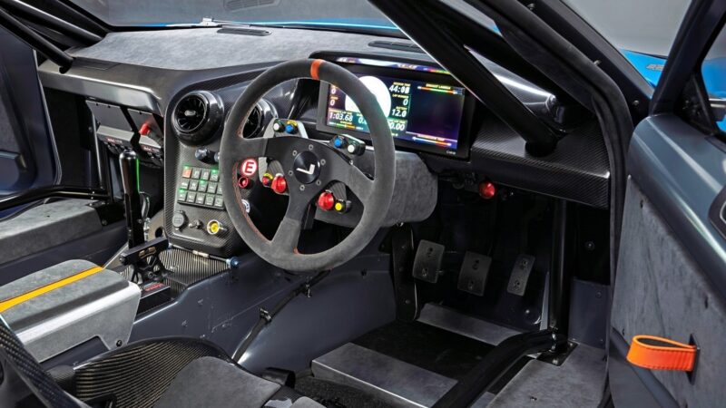 Jensen Interceptor: Legendarni coupe se vraća nakon 50 godina