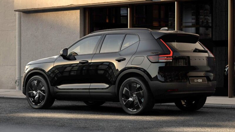 Volvo obnovio benzinski XC40 te električne EX40 i EC40